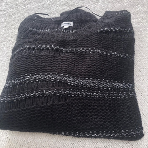 Kismet black and sparkly silver sweater for those cool spring mornings,. Large - Picture 3 of 9